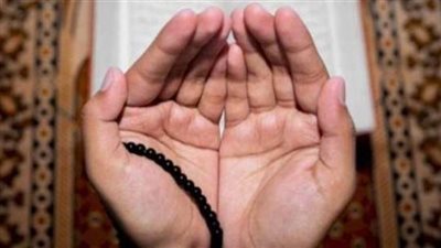 دعاء إذا رددته 40 مرة يستجيب الله لك في الحال.. «له ســحړ عجيب»