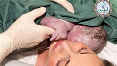 ټوفت زوجته أثناء الولادة