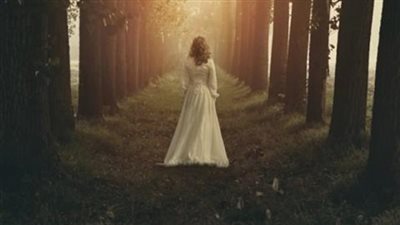 قصة طفلة صغيرة تركتها أسرتها سهوا في صحراء بعيدة