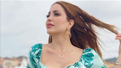 الفنانة نسرين طافش تتجاوز حدود الجرأة بمراحل وتطلب من المتابعين طلب