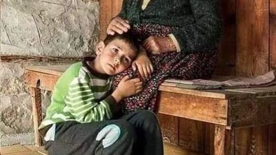 يحكي أنه كان يوجد طالبا في المدرسة..وكان يغيب مرتين في الأسبوع