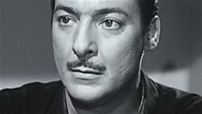 من هي الفنانة التي ركع امامها الفنان رشدي أباظة لنيل رضاها والزواج بها لكنها رفضته؟!.. 