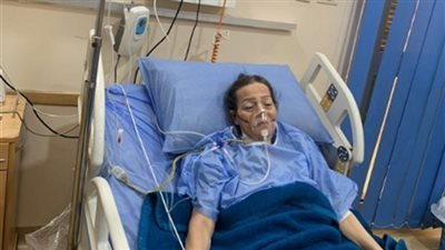 نقل فنانة شهيرة للمستشفى في حالة طارئة لن تصدق من هي؟