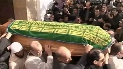 النعش كان ثابت مش راضي يدخل المسجد. كلنا فكرنا الست دي عملها غير صالح