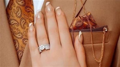  أنوار تلمع من حولها ، وزغاريط عديده تدق طبلة أذنها ونغامات