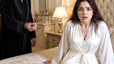 تزوّجتُ رجلًا مسنًا لإنقاذ والدي المړيض بشرطٍ غريب كان عليّ كل مساء قبل النوم أن أتناول حبّة مجهولة